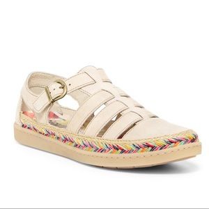 PRICE DROP Born Cidra Sandals